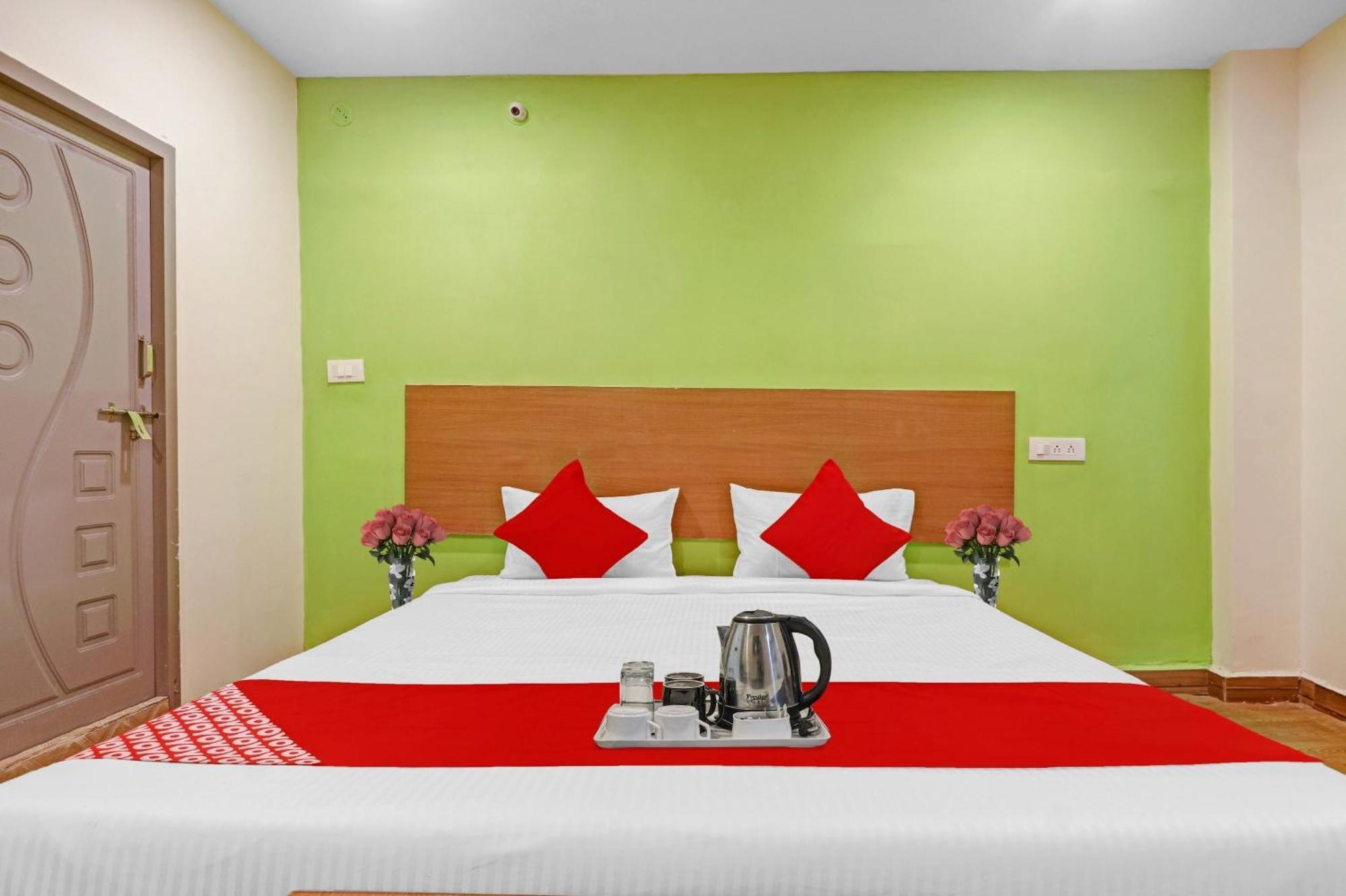 Hotel O Lavish Stay Хидерабад Екстериор снимка